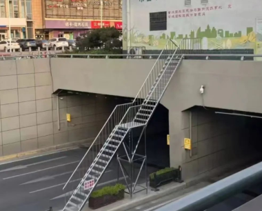 亡羊补牢尤未晚，郑州京广路隧道720后吸取教训加装逃生梯